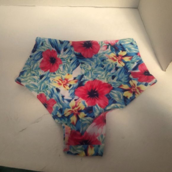 Bikini Pink Floral Halter High Waist Two Piece Swimtsuit New in Package Size S - Picture 4 of 7